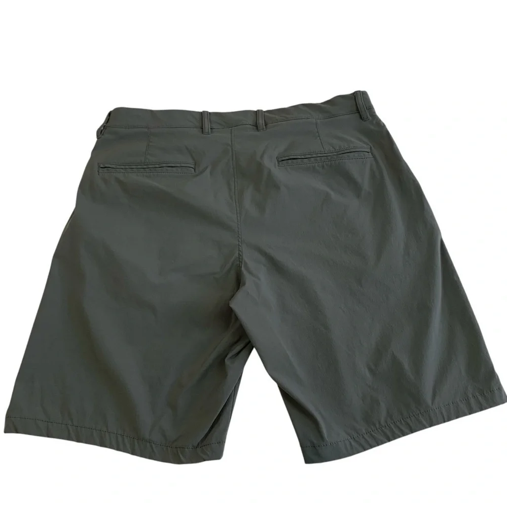 Men's J.Crew 9” Tech Gray Shorts-Sz 32